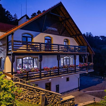 Q Chalet 萨彻勒 外观 照片