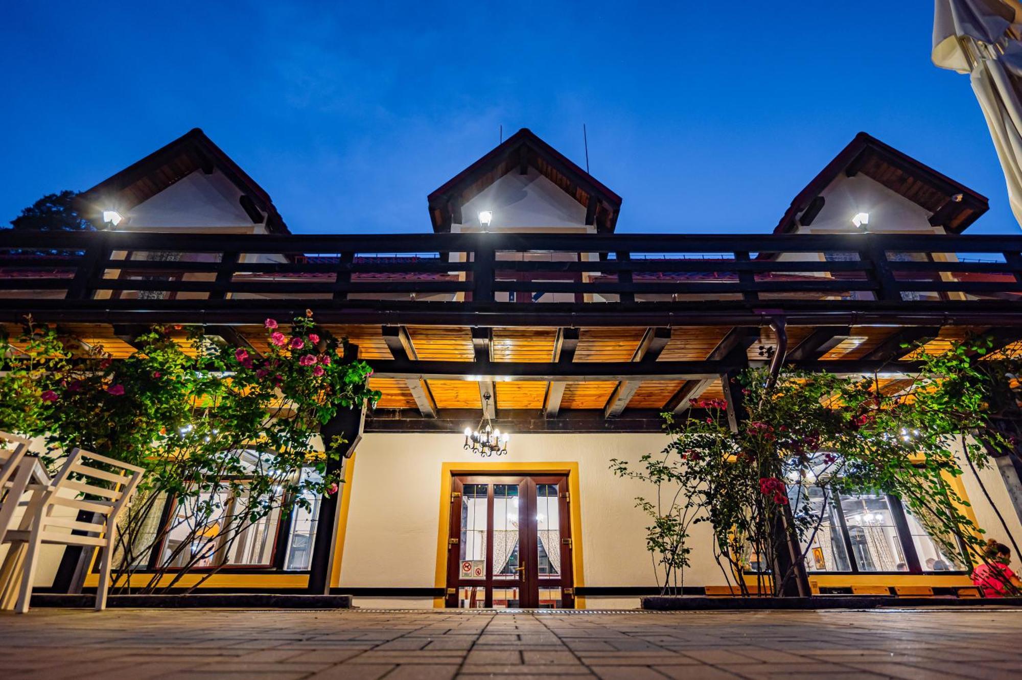 Q Chalet 萨彻勒 外观 照片